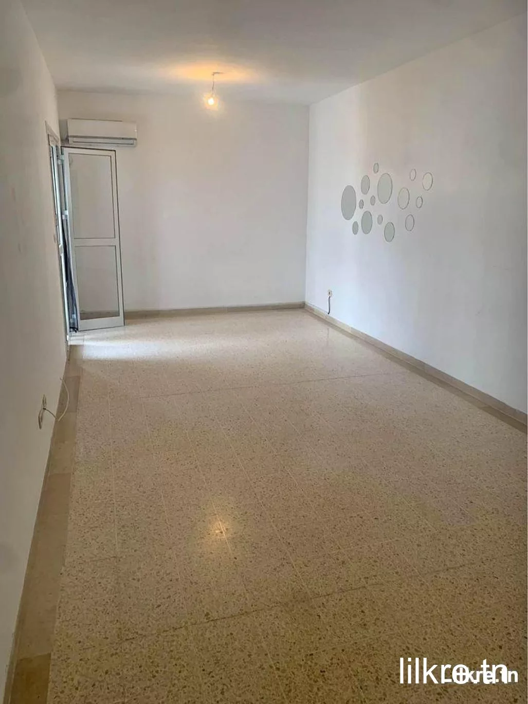 A louer un appartement S+3  a Cité Essaha 
