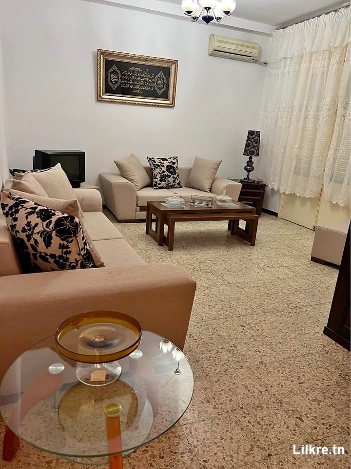 Location appartement S+3 semi meublé à Sfax
