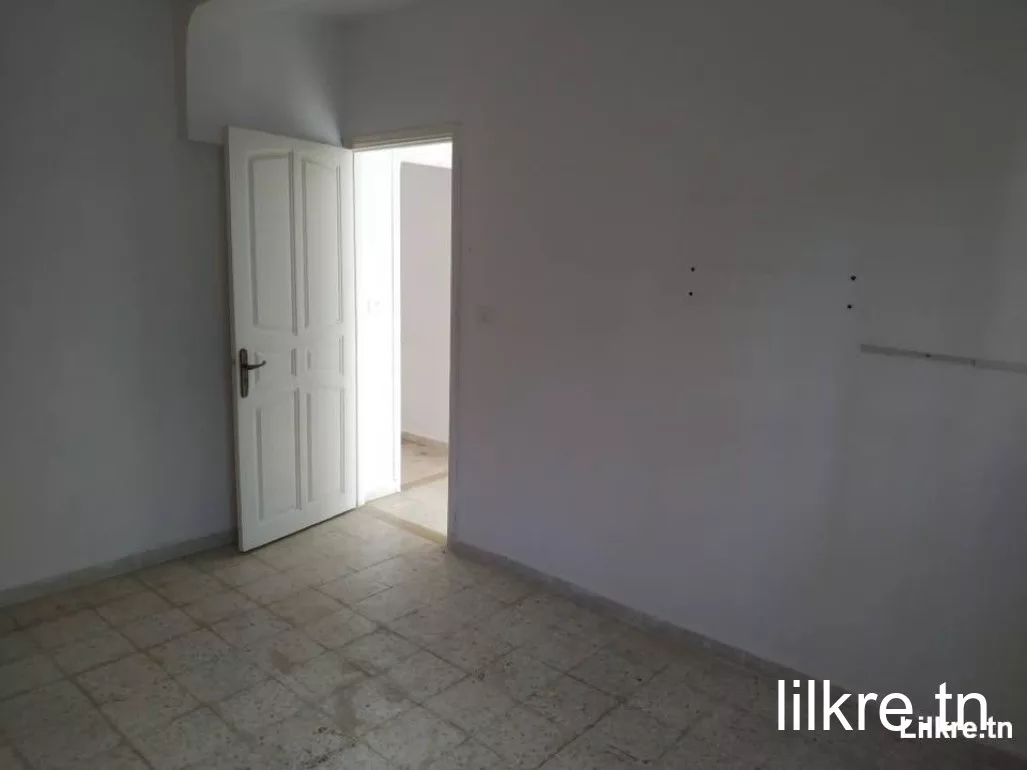 A louer un Studio à  Ezzouhour 3