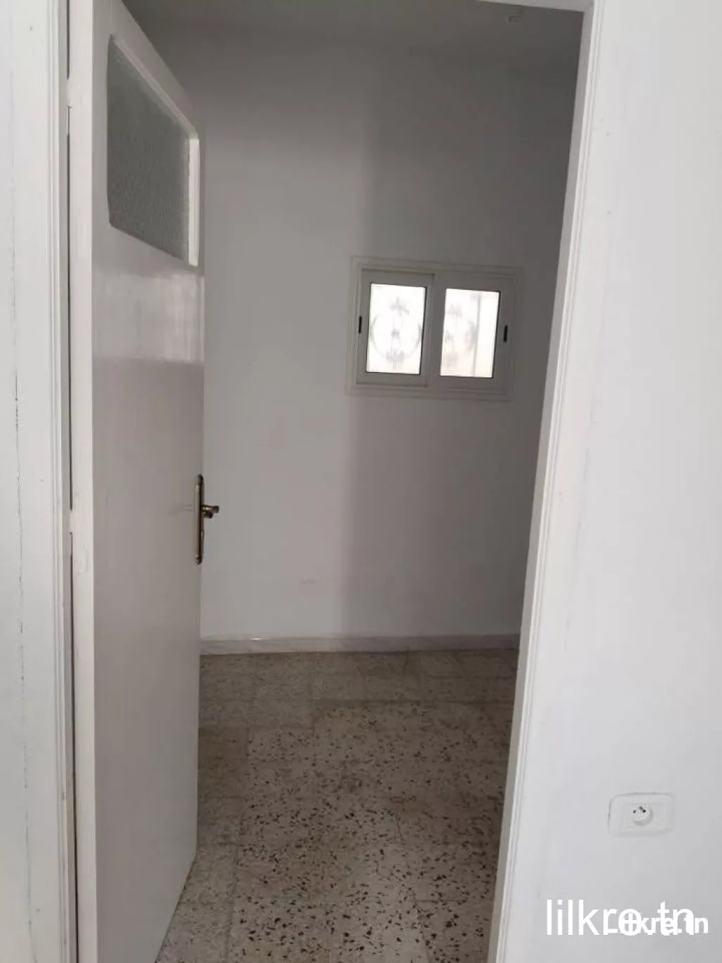 A louer un studio à Entileka 