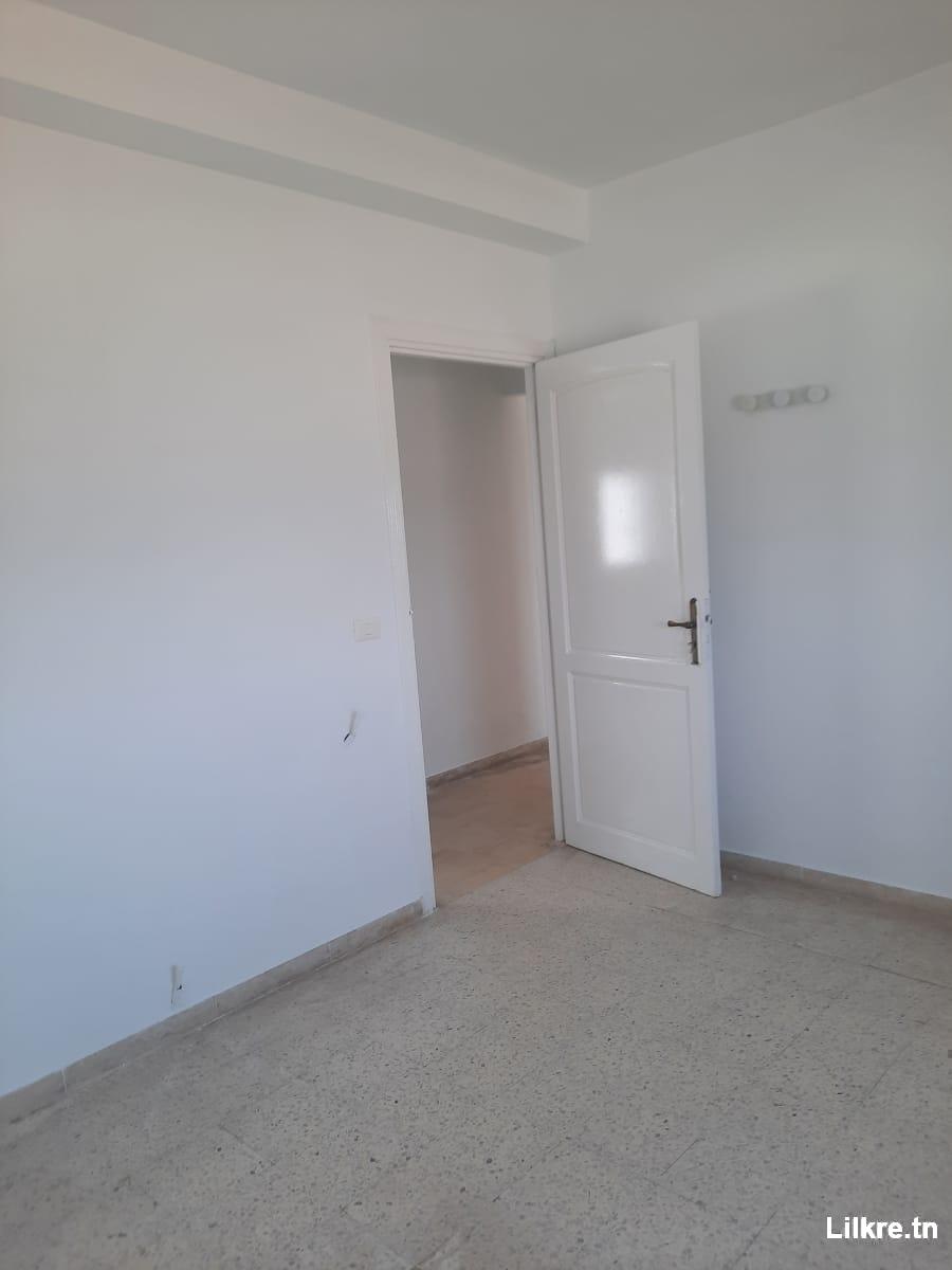 étage de villa entrée indipendante manouba