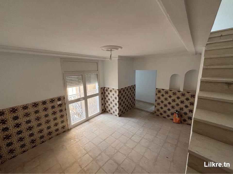 a louer duplex à 3 niveaux à cité el ghazela ariana