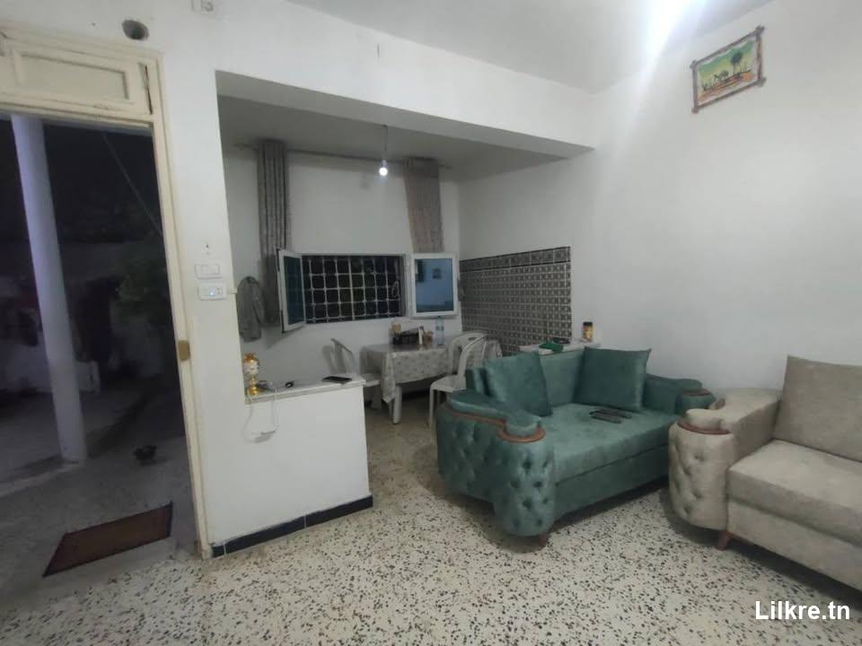 à louer maison à oued ellil