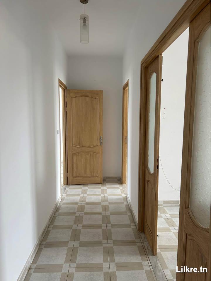 location etage de villa route de taniour sfax