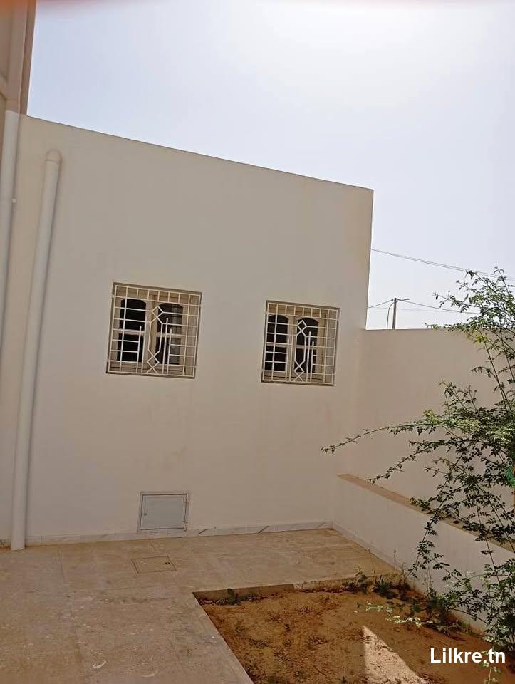STUDIO à louer à sfax sakiet ezzit