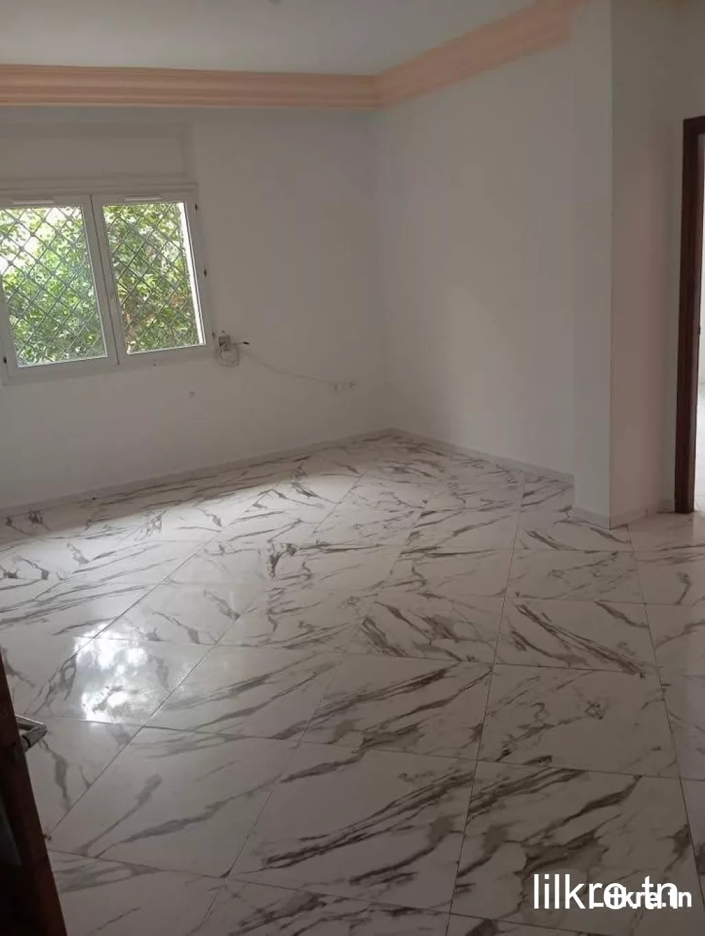 À louer étage de villa à Ariana mnihla sanheji