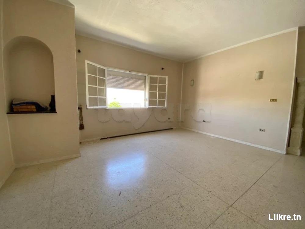 À LOUER – Étage de villa S+2 à cité les sous-officiers Khaznadar