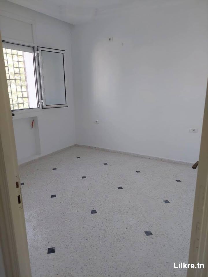 à louer étage de villa au bardo