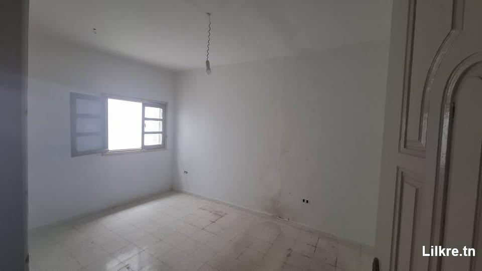 À louer un Maison S+2 à Cite El Intilaka 