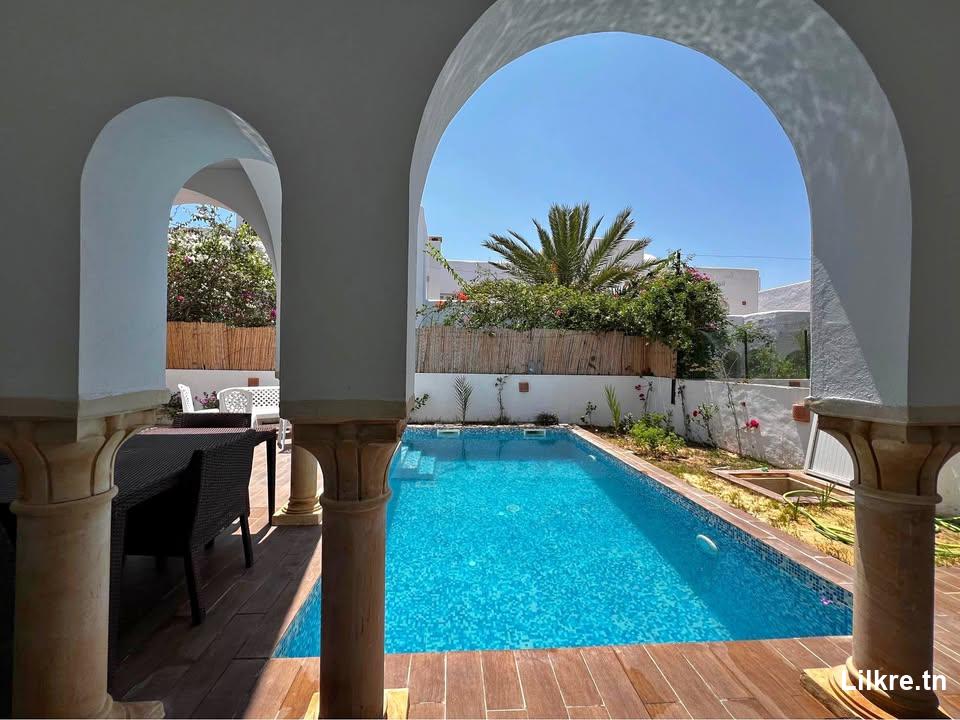 A Louer Villa S+3 avec piscine sur Aghir