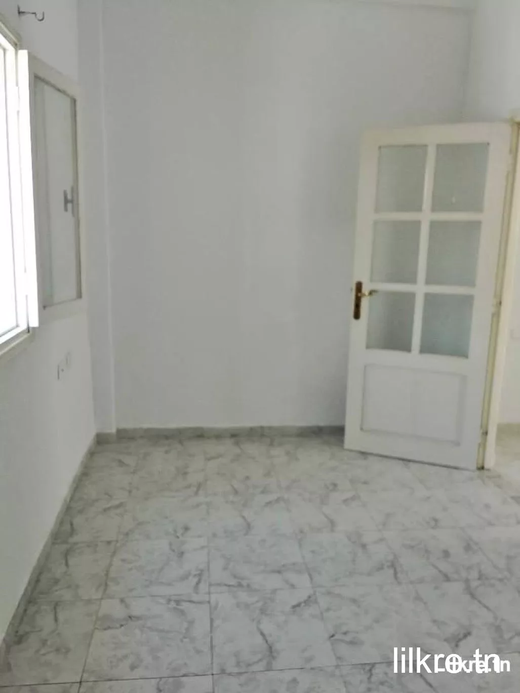 A louer un propre studio à l aouina