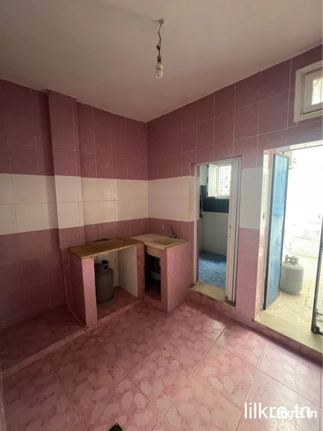 Studio s+1 à Omrane Supérieur  