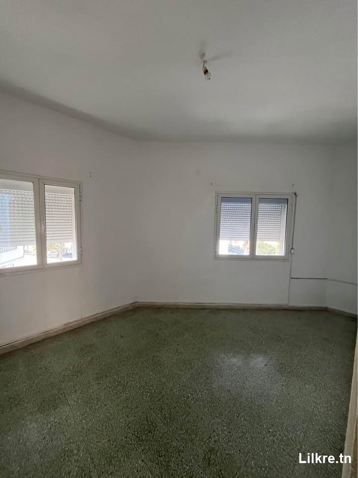 Appartement S+3 a El Ouardia