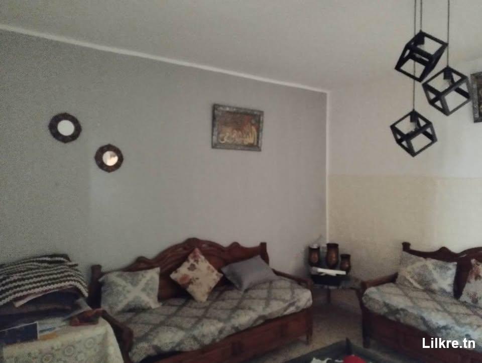 À Louer un Maison indépendante S+2 à Khaznadar