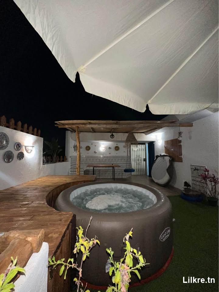 Location estivale . Studio S+1 climatisé. Disponible à partir du 10 août