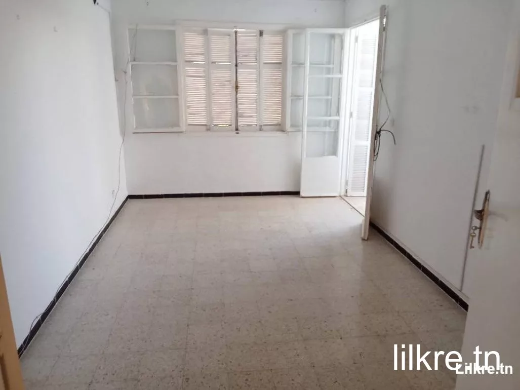 À louer un Appartement S+3 à cité ibn khaldoun .