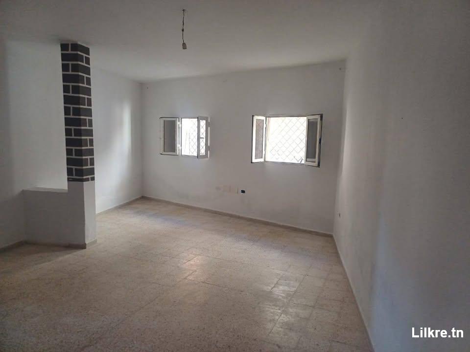 A louer un maison s+1 a ariana 