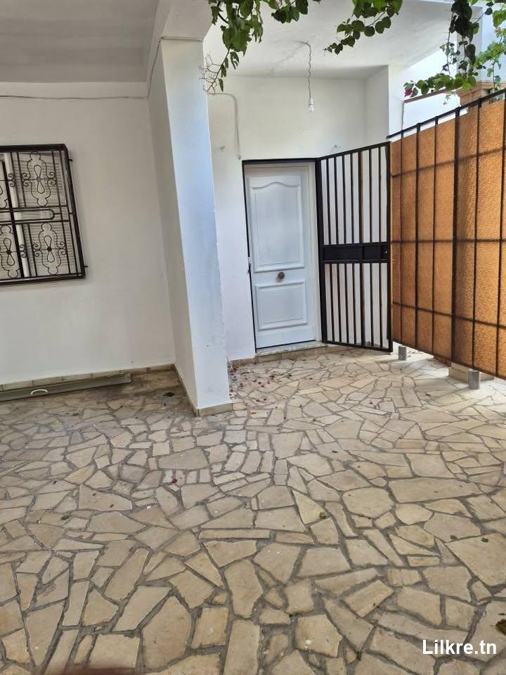 A louer un studio s+2 trés haut standing 