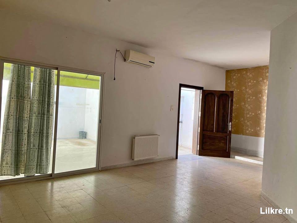 A louer un étage de villa s+2 au 1ére étage a dar fadhal 