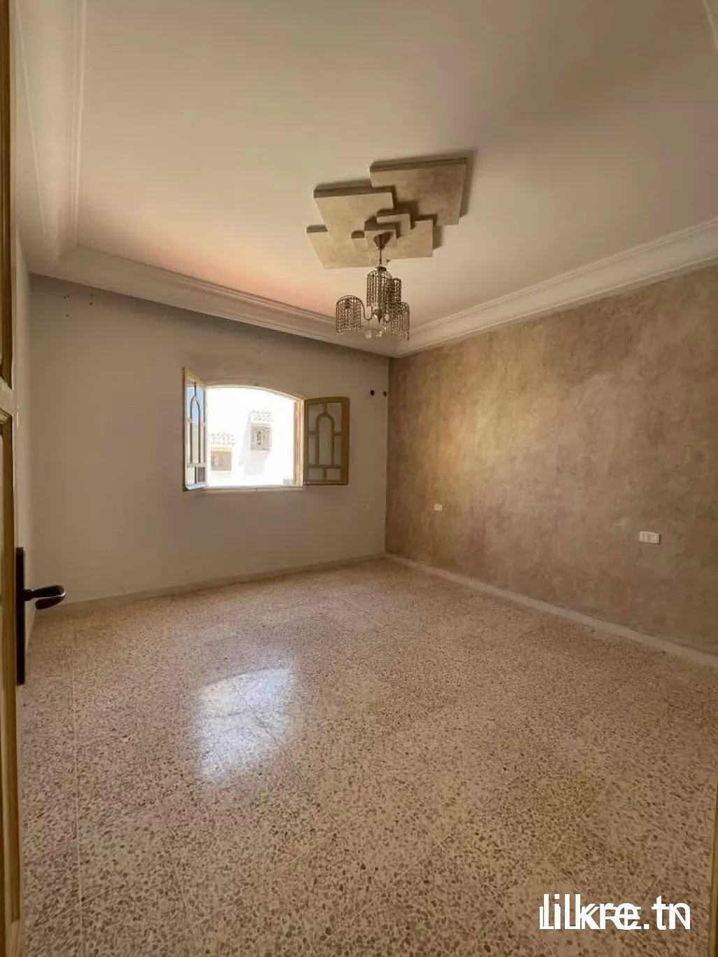 A louer un appartement s+3 a rue soltania 