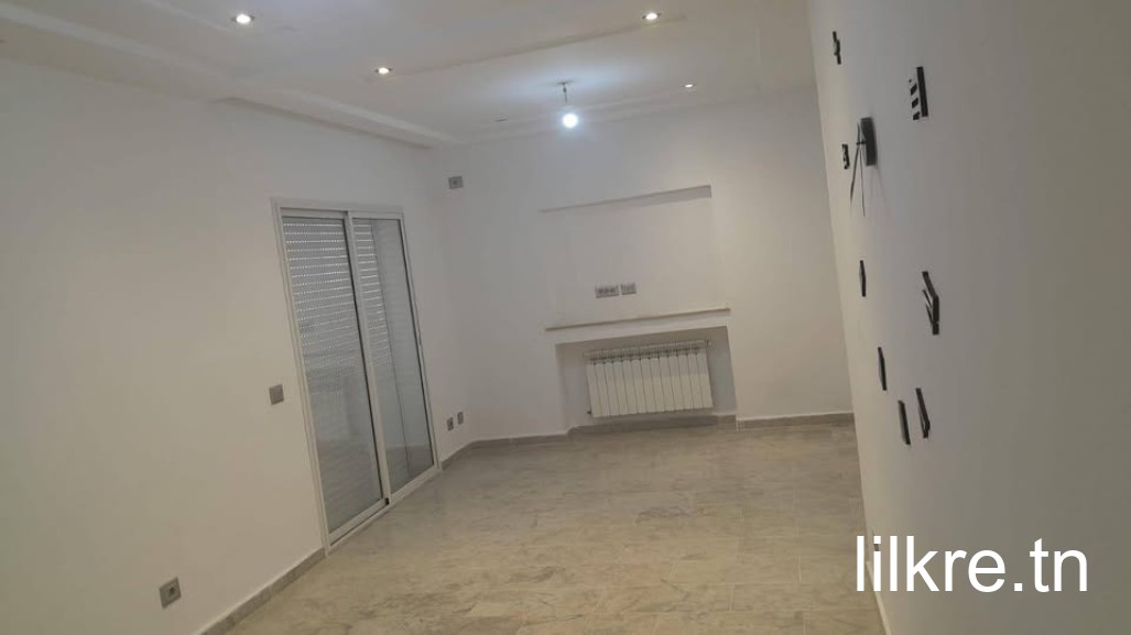 A louer un étage de villa  a la goulette 