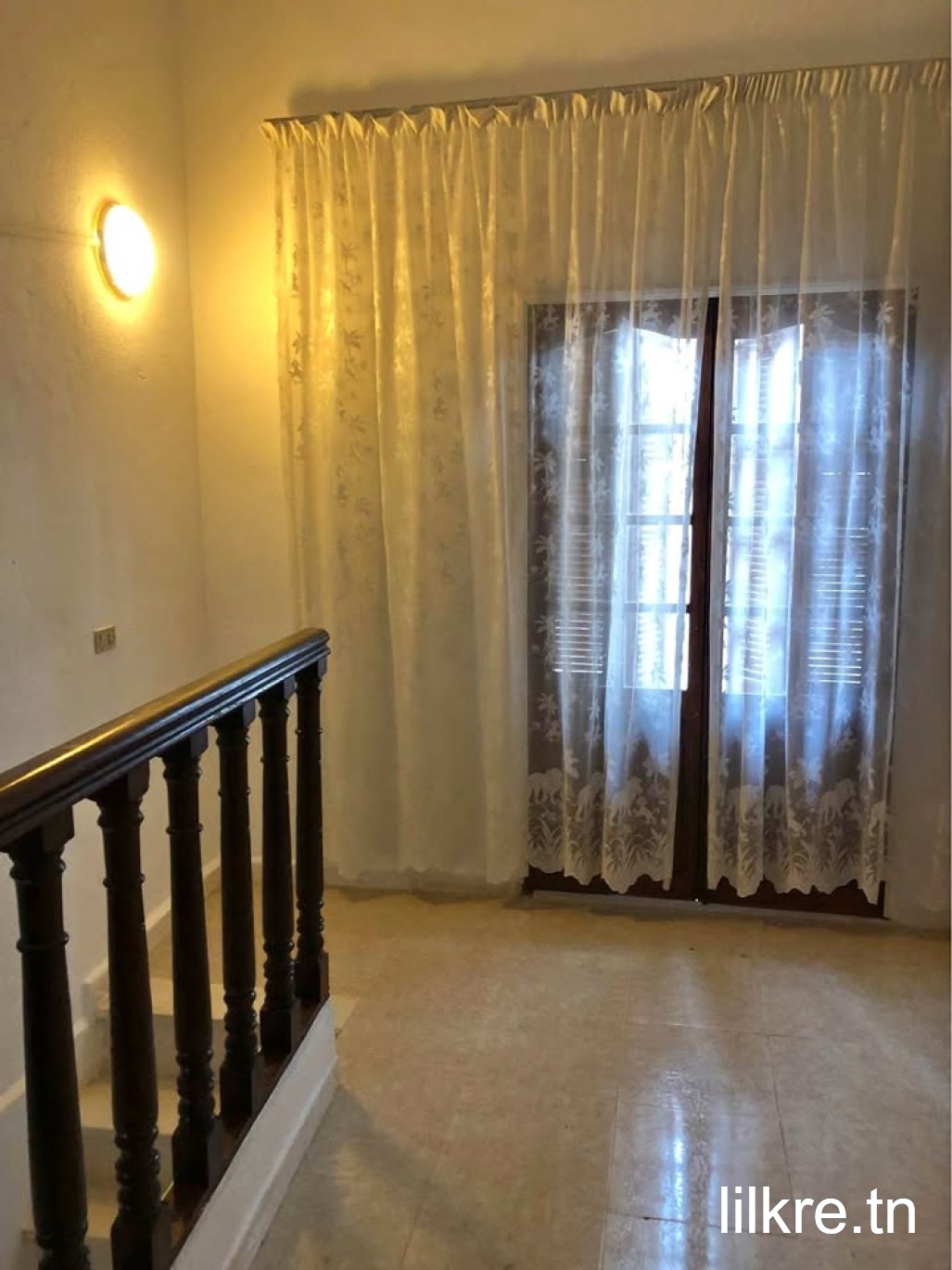  A louer un étage de villa route de gammarth 