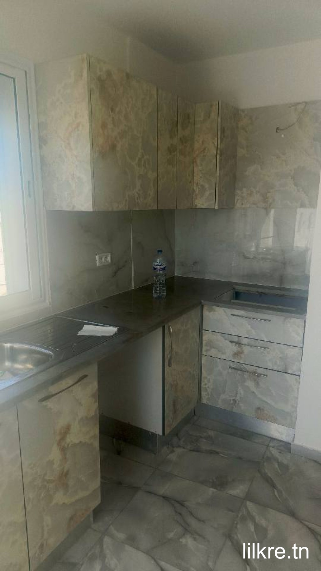 A louer un appartement route manzel chaker 