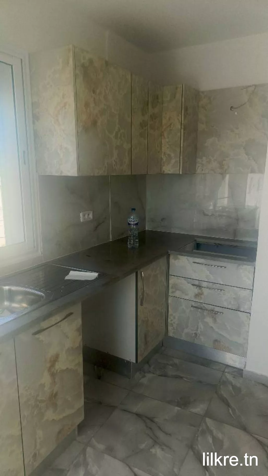 A louer un appartement route manzel chaker 