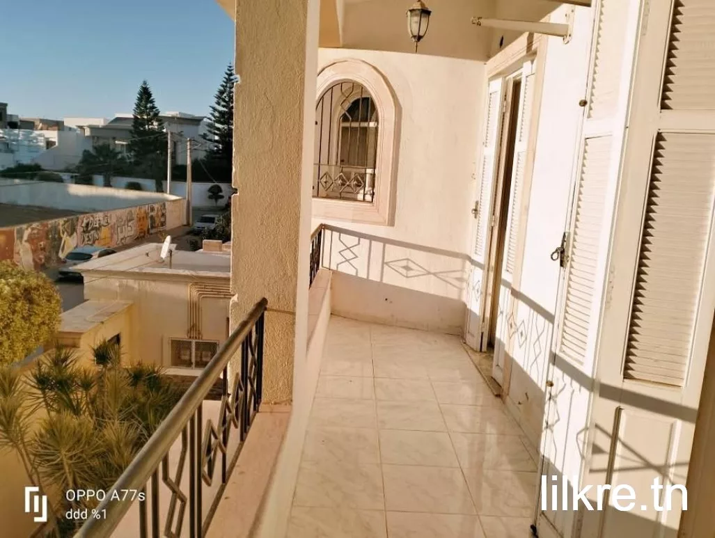 A louer un vaste étage de villa a sahloul