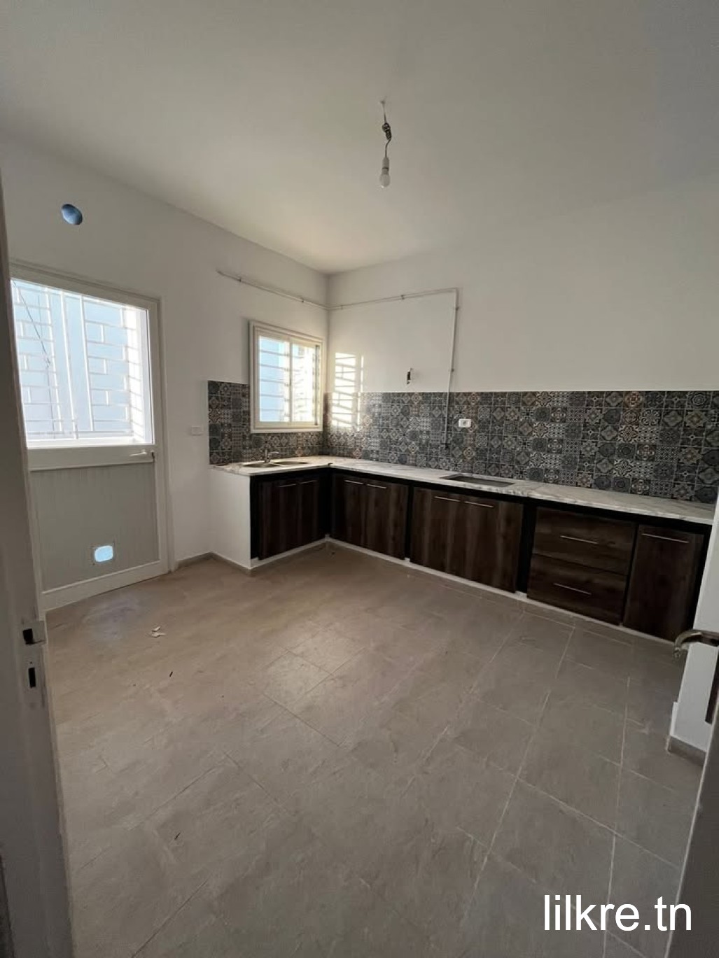 A louer un étage de villa  a khaznadar 