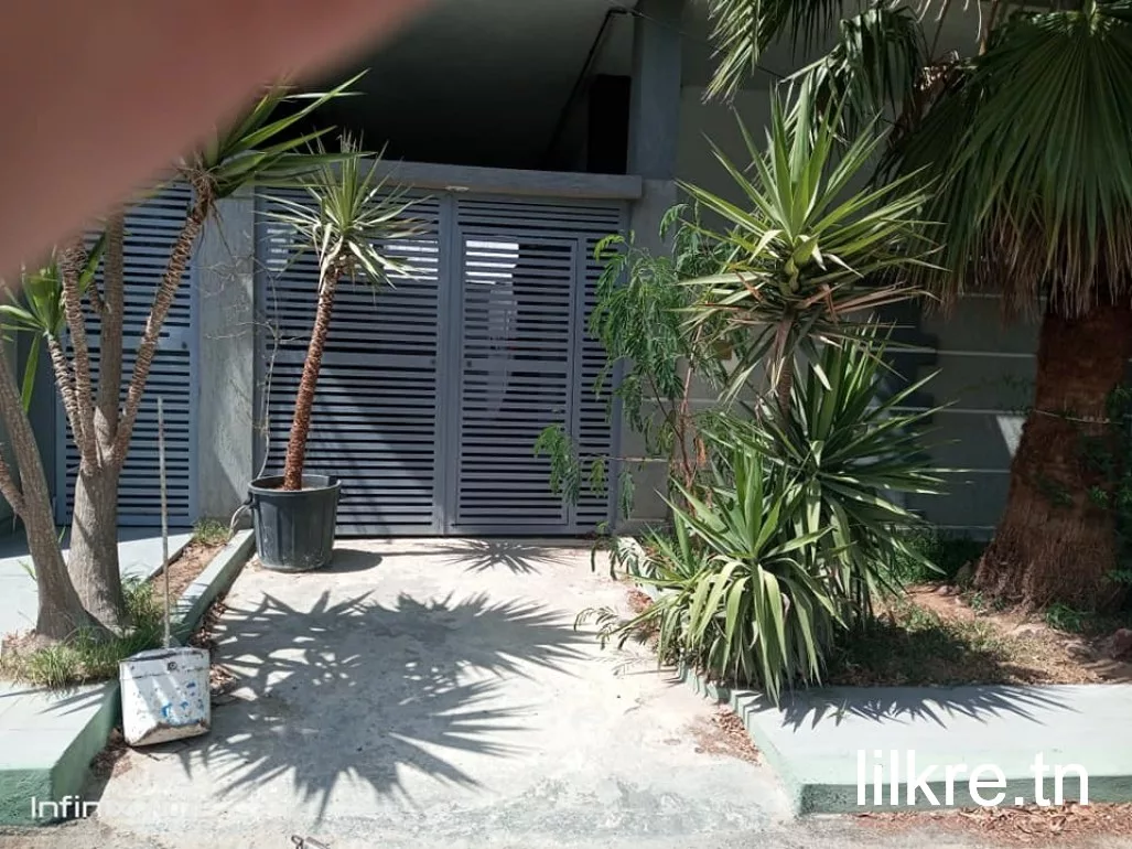 A louer un studio meublée 