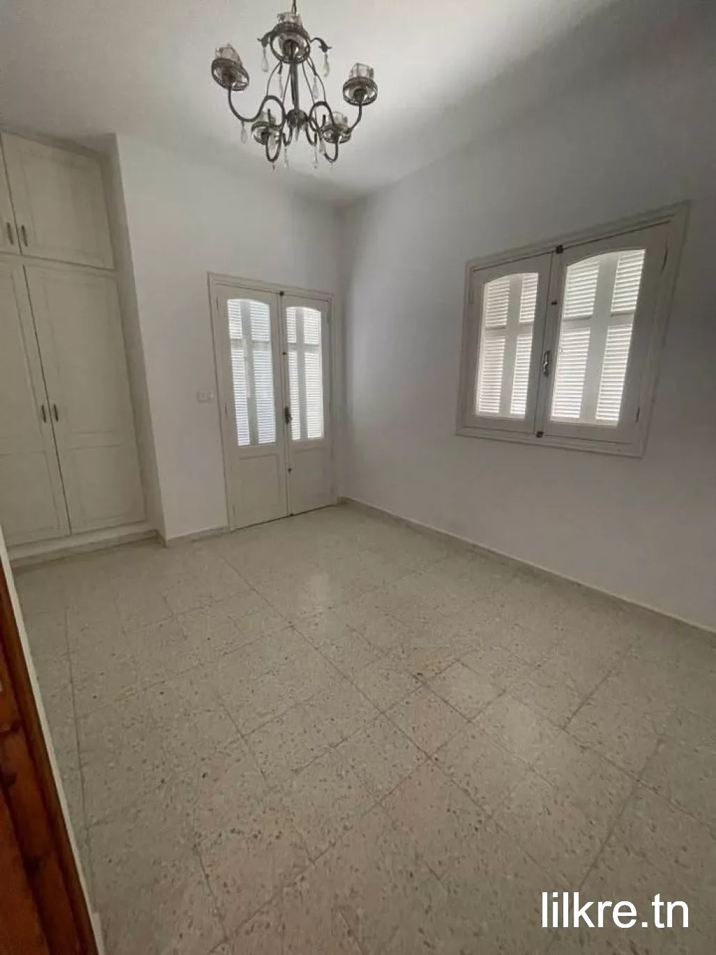 A louer un étage de villa a route el matar 