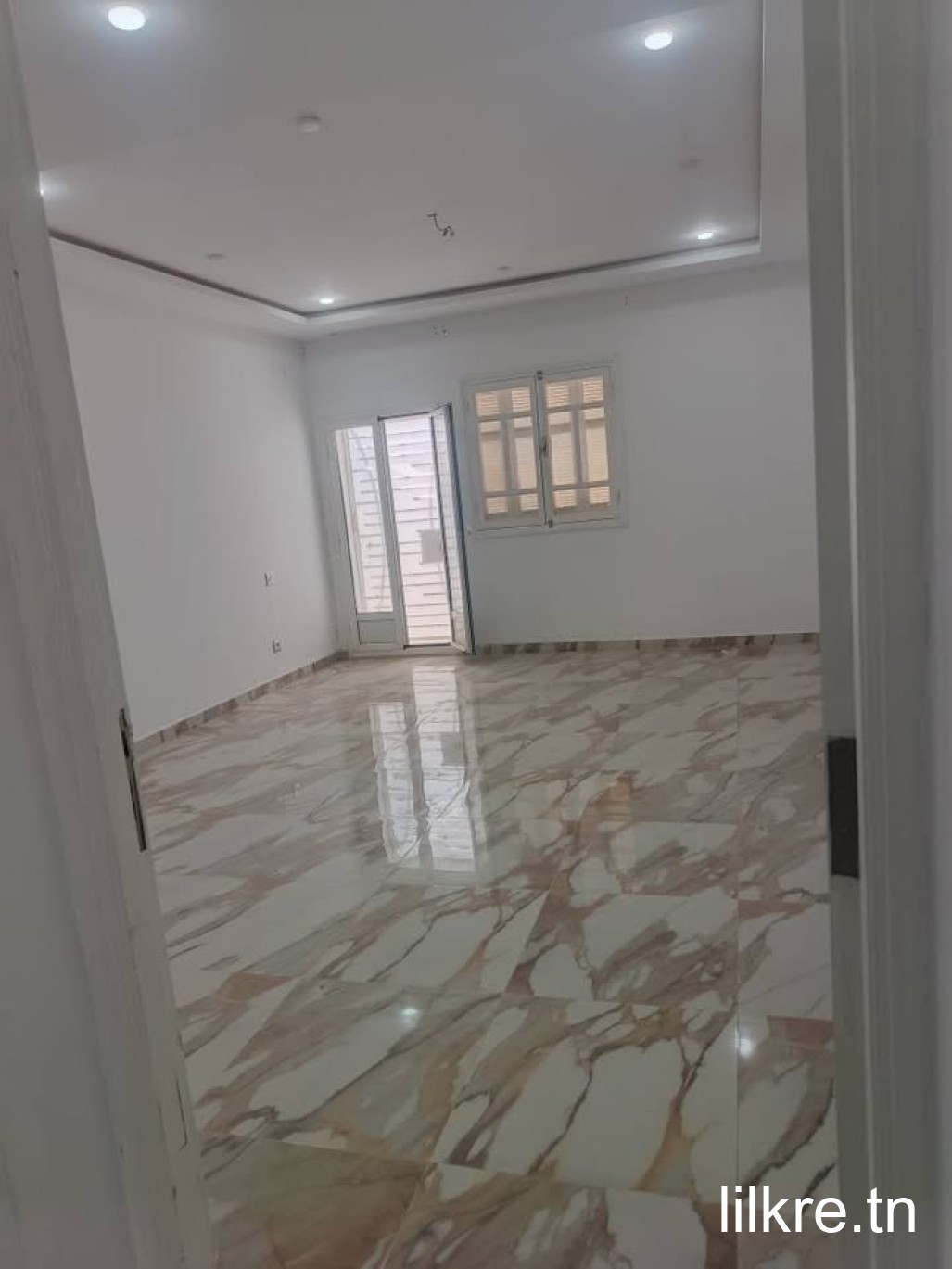 A louer un étage de villa a mnihla 