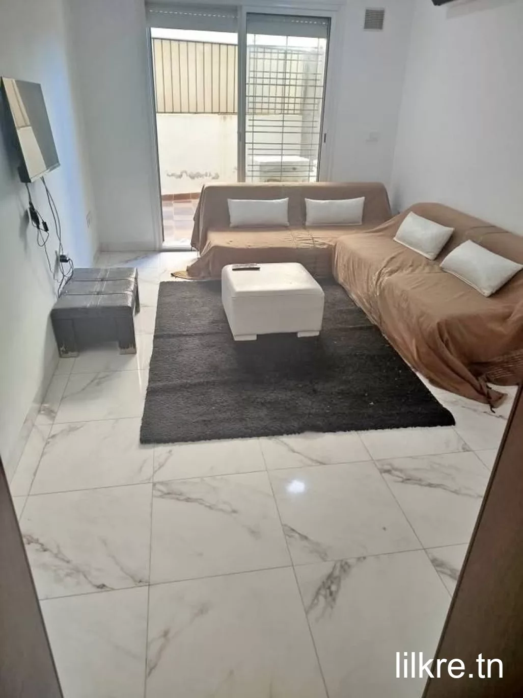 A louer un appartement  a ennaser 
