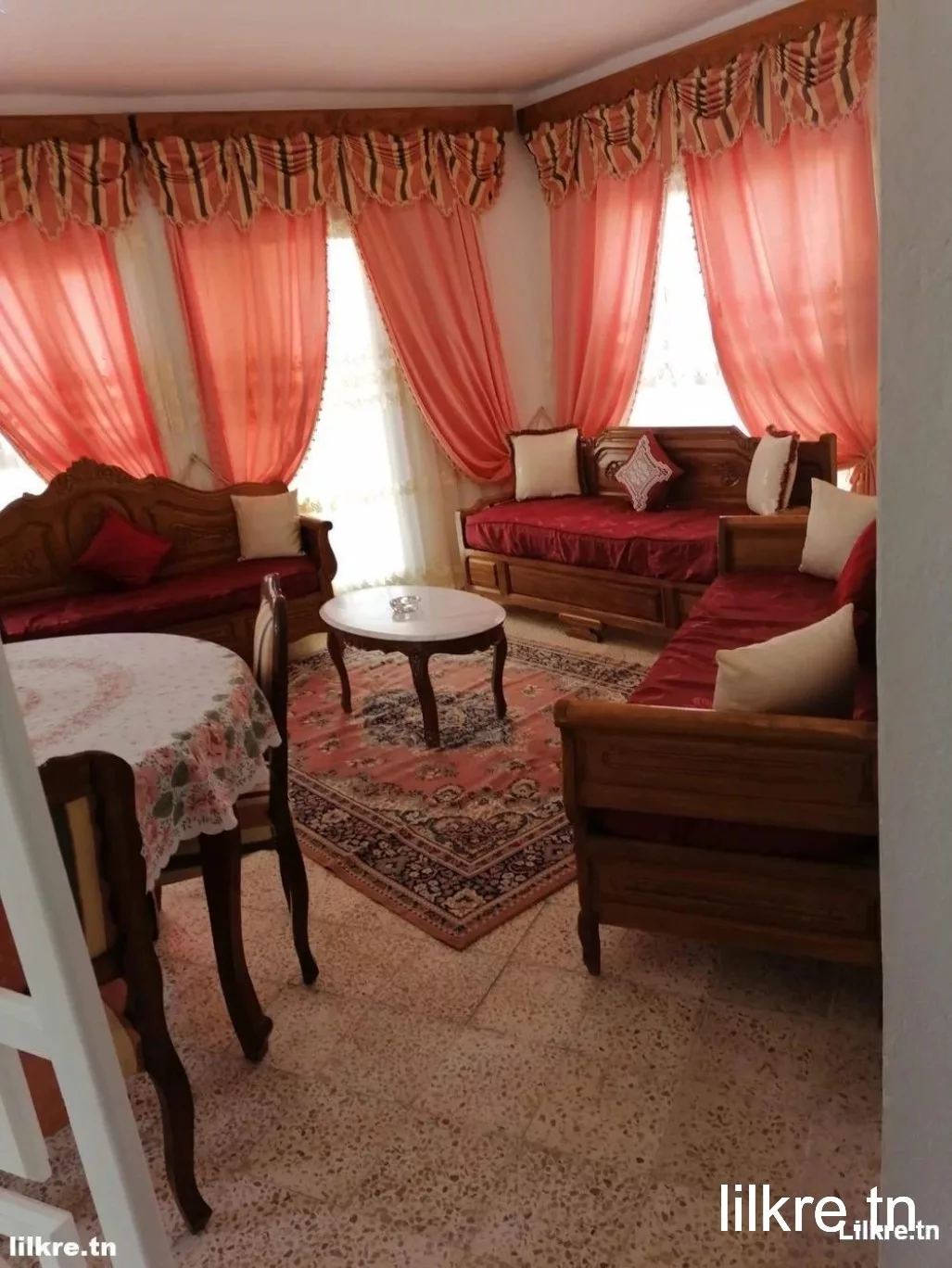 A louer un Etage de villa S+2 Richement Meublé à Bardo.
