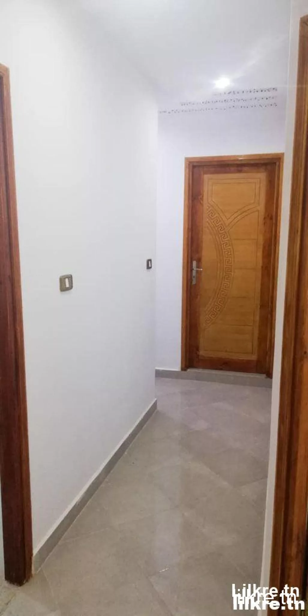 A louer un étage de villa S+1 à cité ben younis Agba