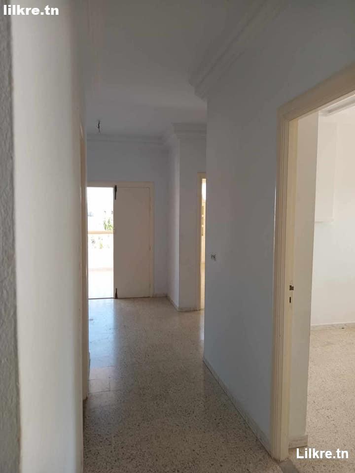 A louer un Etage de villa S+3 à Sfax route Taniour