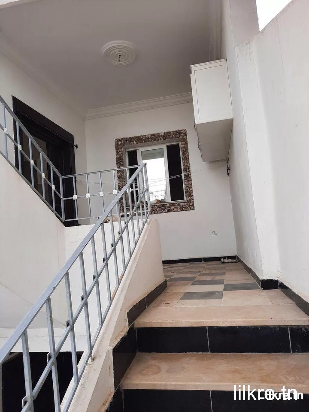 A louer un étage de villa S+3 à Ain Zaghouan 