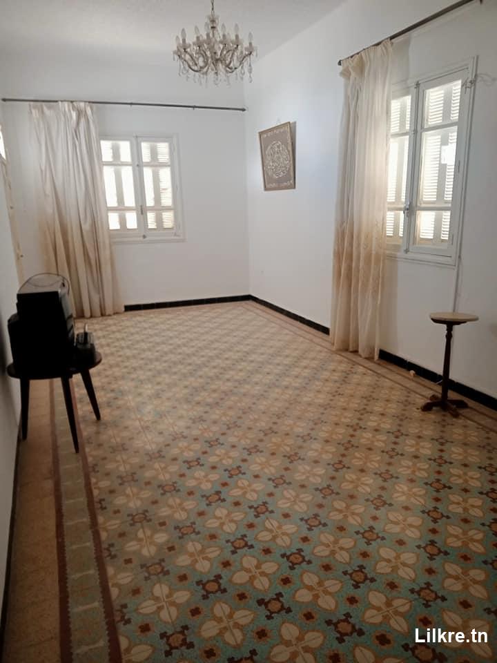A louer un Etage de Villa S+2 à Sfax Route el Ain 