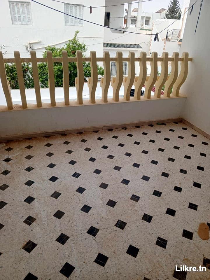 A louer Étage de villa S+3 à Route El Ain Sfax