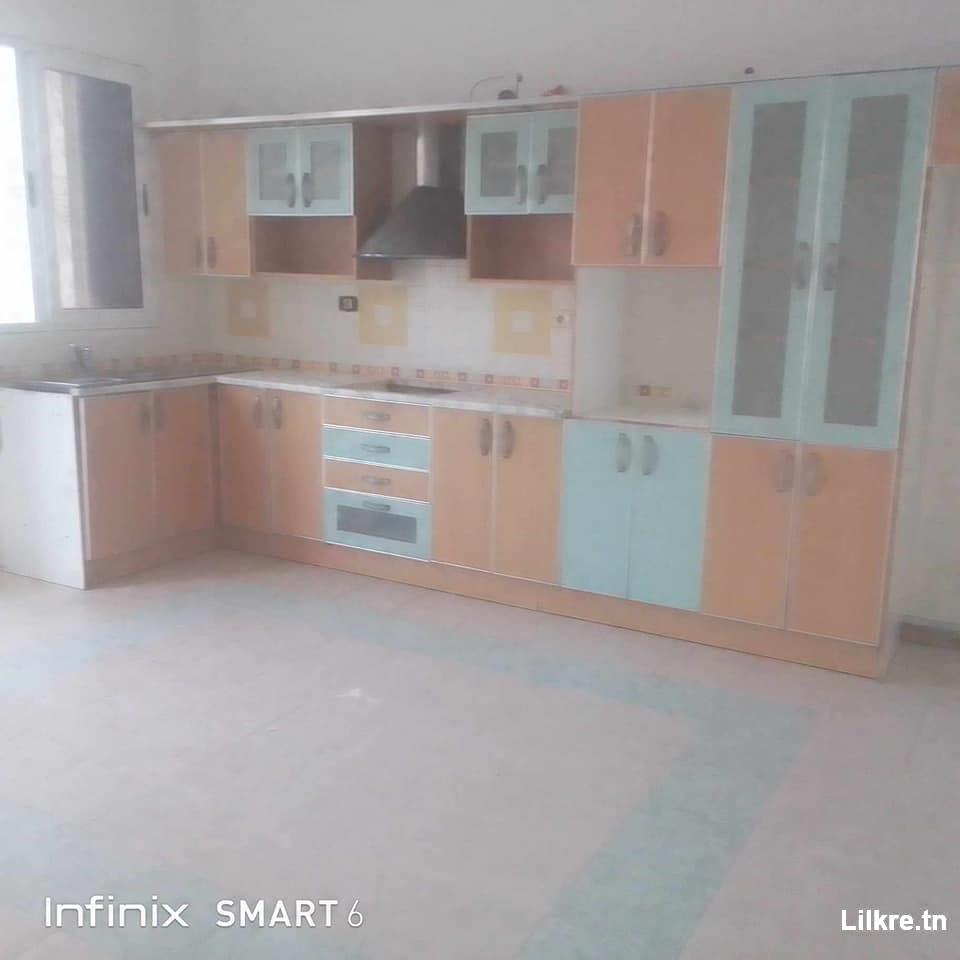 Location un Etage de villa S+3 à Bardo
