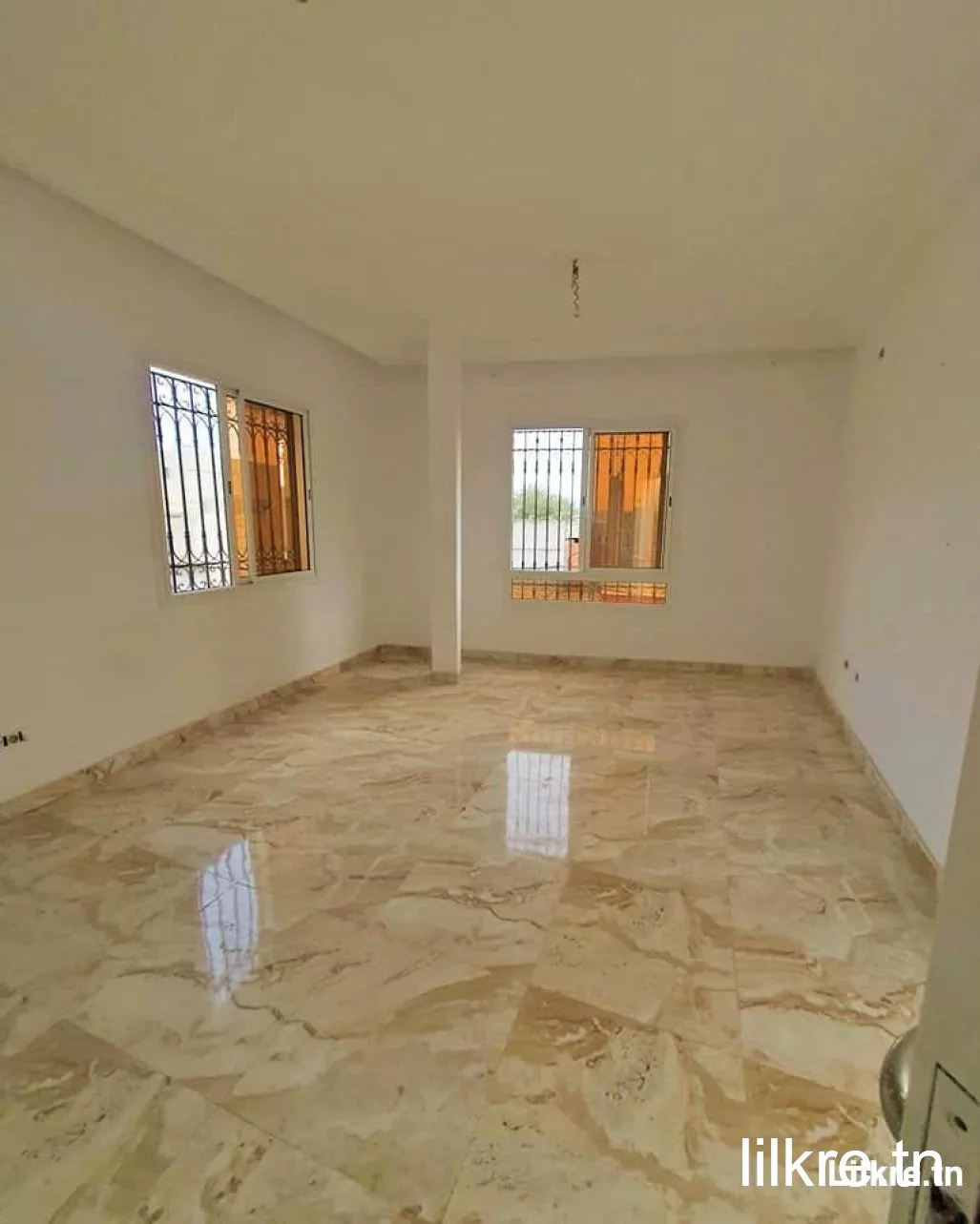 A louer un Appartement S+3 à Rades plage 