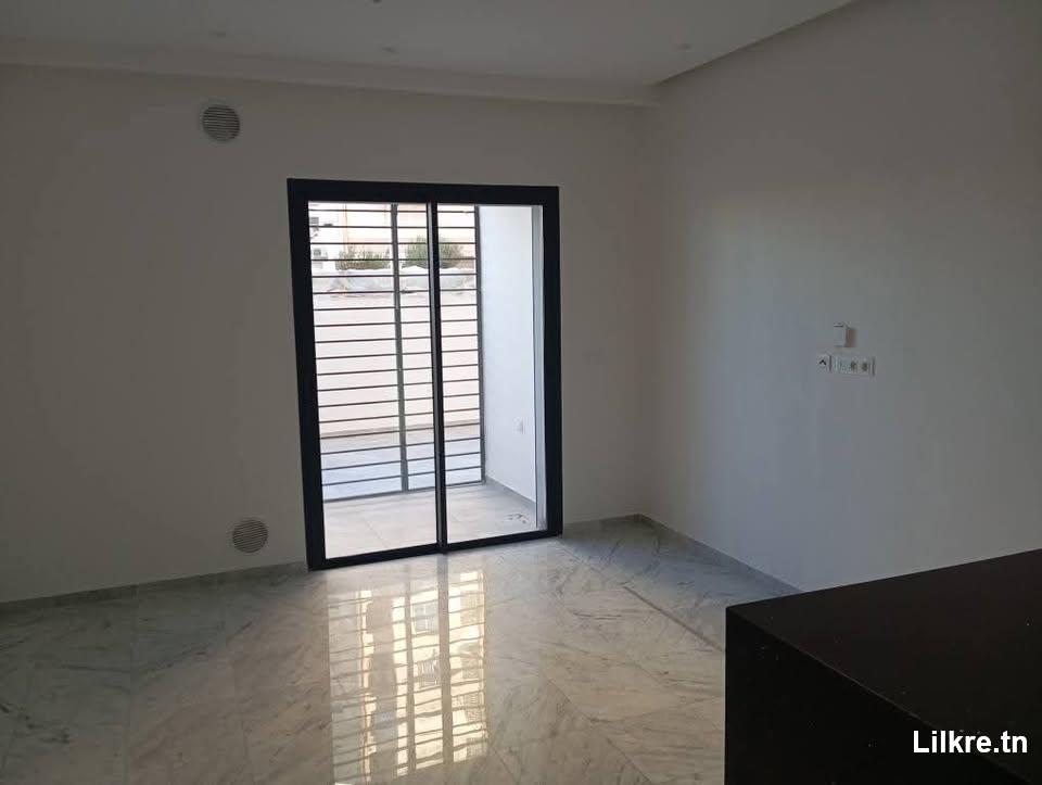 A louer un studio à Ain Zaghouan nord