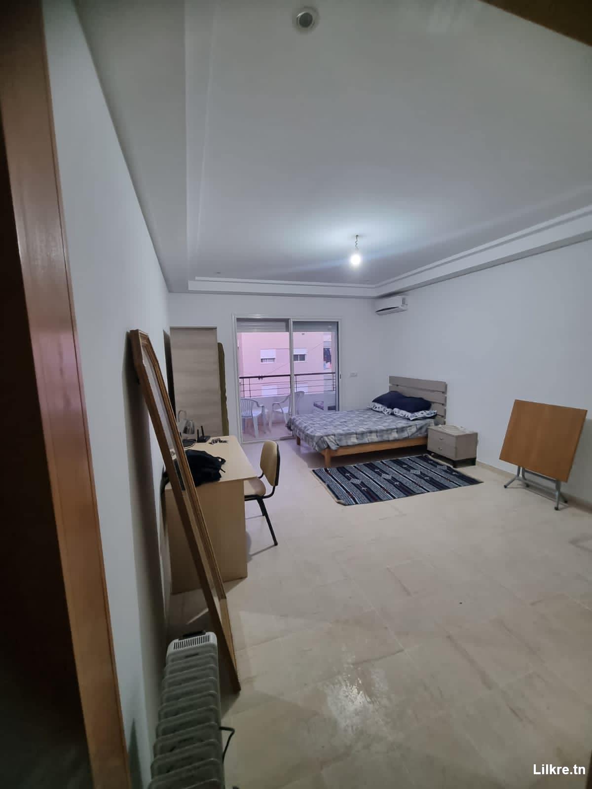 A louer un studio meublé à Ariana Essoughra