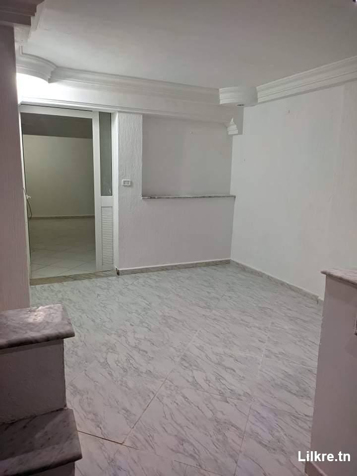 A louer un studio à Ouardia