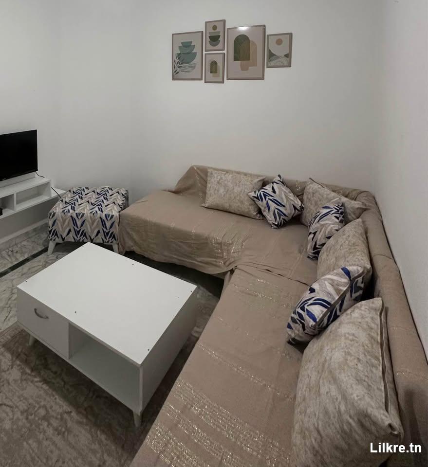A louer studio meublé par nuitée ennasr