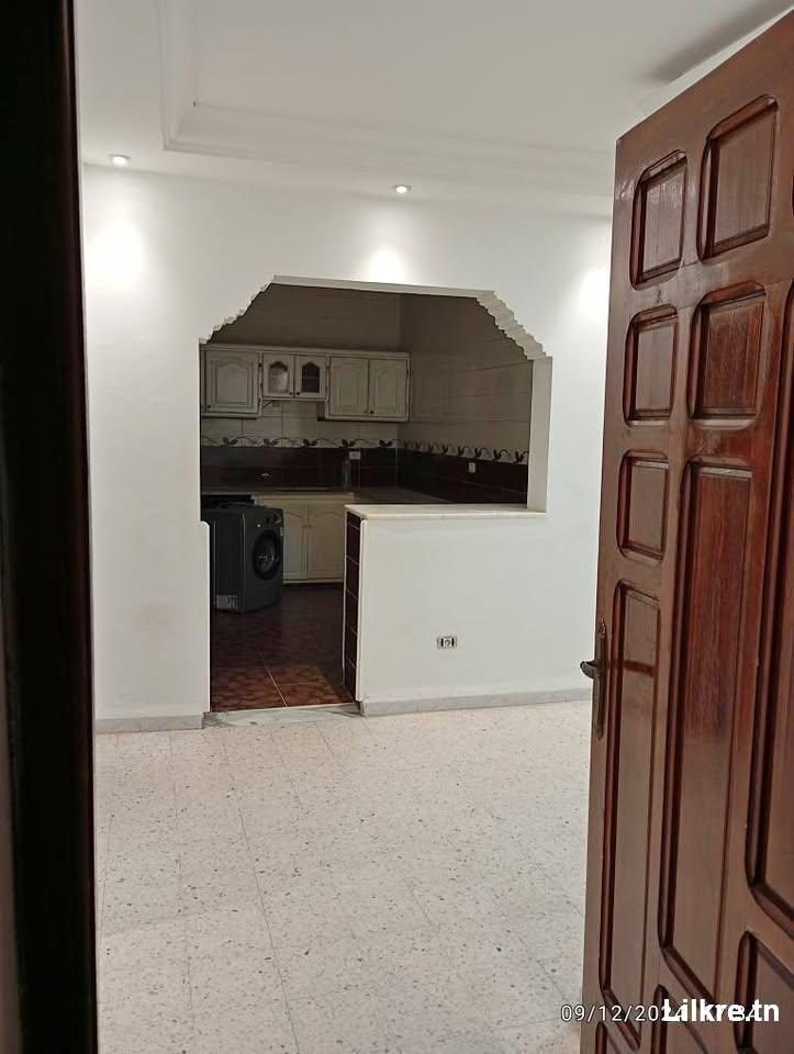 à louer étage de villa à Mourouj 4