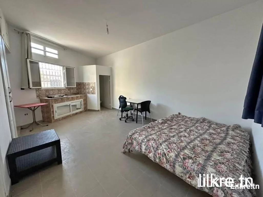 à louer Studio meublé cité essahafa