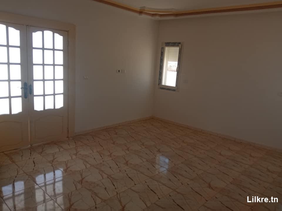 à louer un Appartement S+2 spacieux et bien aéré