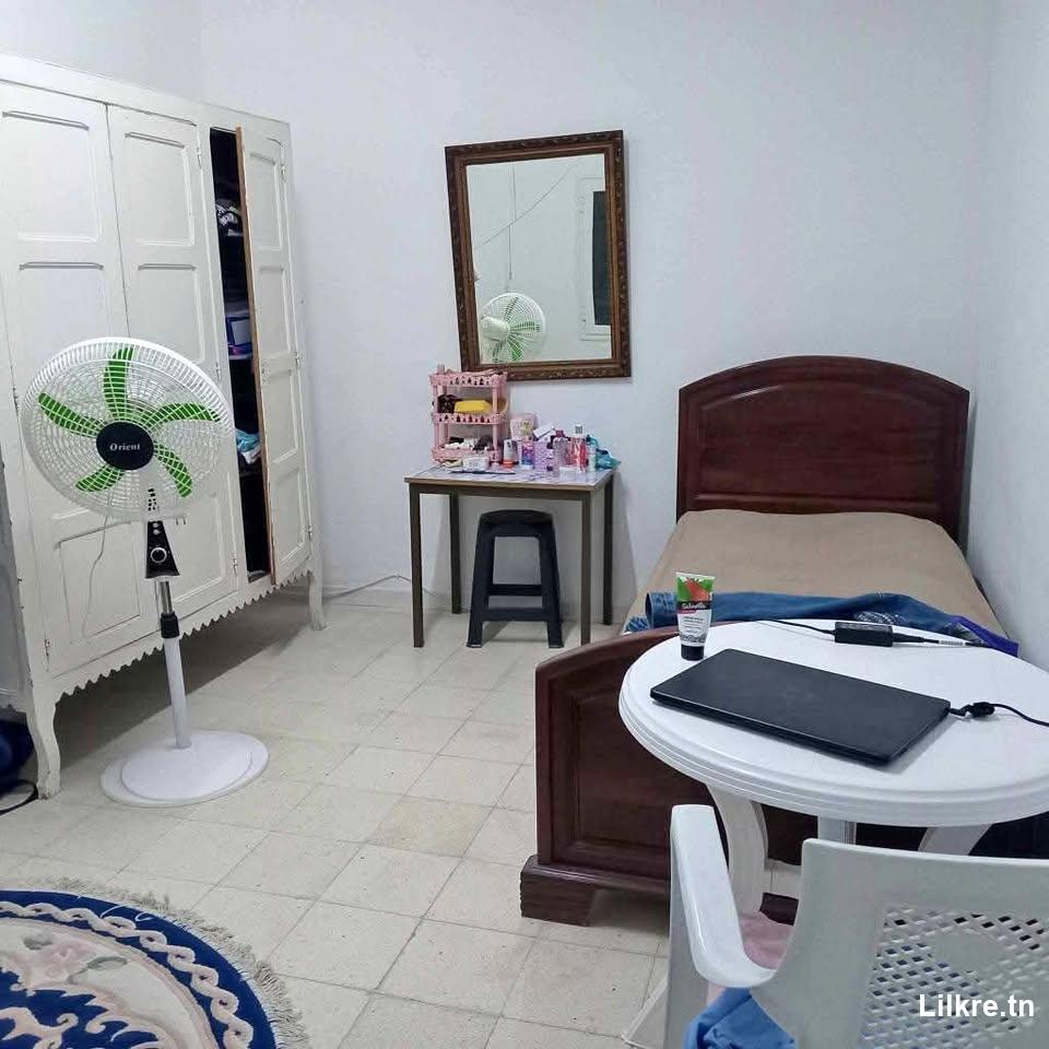 un studio s+1 meublé  a louer pour les étudiantes à bab saadoun 